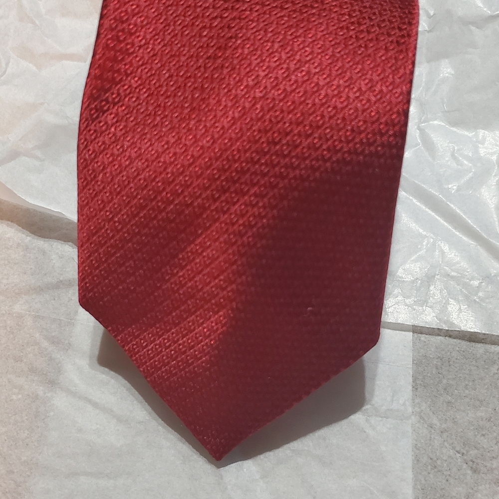 Red all silk David Donahue necktie
